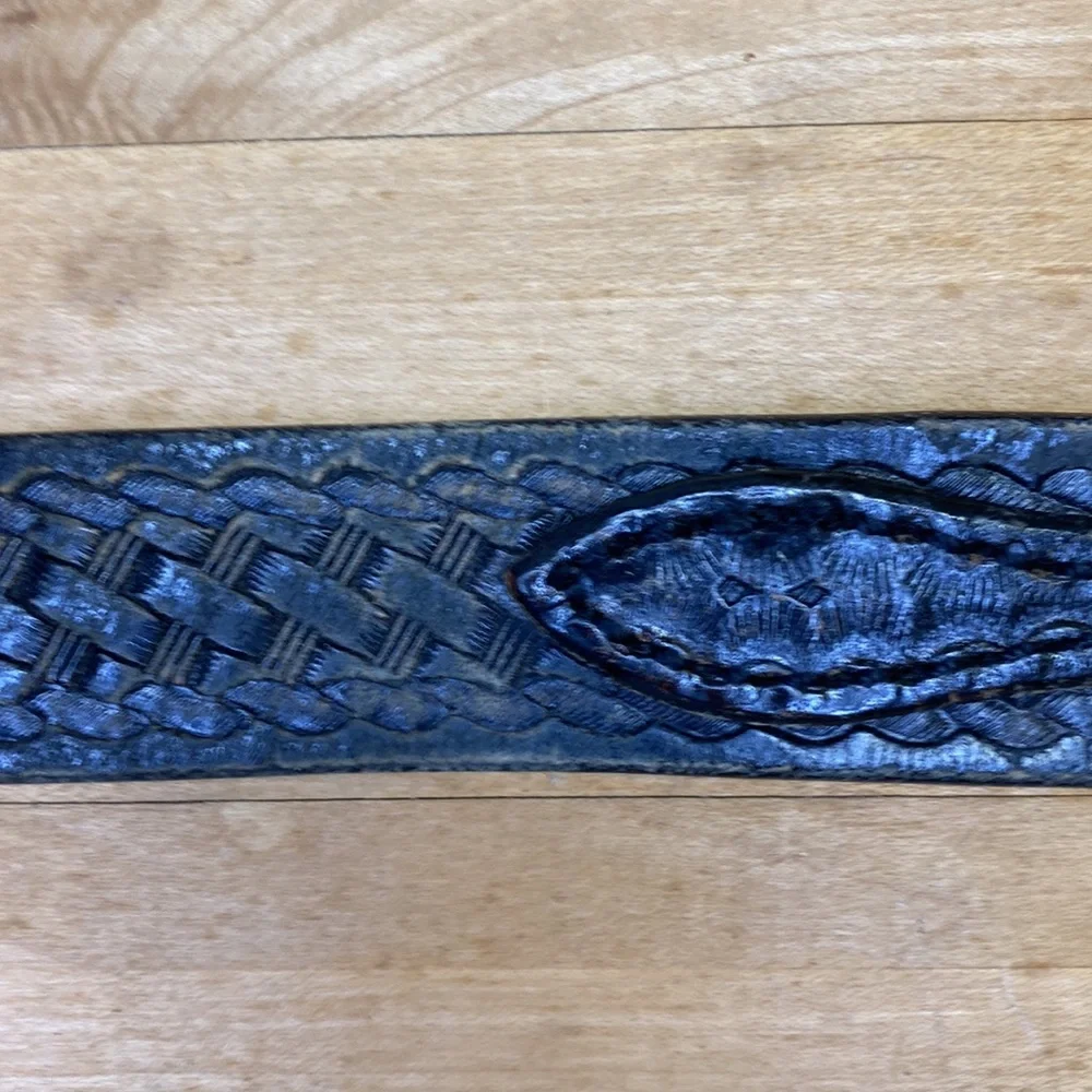 Cabela’s black leather braided tooled leather belt distressed size 46 brass